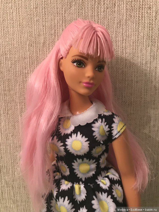 Барби с розовыми волосами. Барби фашионистас с розовыми волосами. Темнокожая Барби фашионистас. Кукла Барби фашионистас с розовыми волосами. Кукла Барби с розовыми волосами.