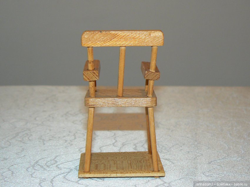 Деревянный стульчик для кормления, ГДР, для маленького пупсика (фото 4)