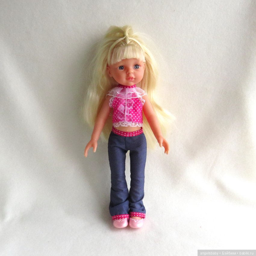 Прекрасная малышка с клеймом YL Toys. Производителя не знаю, но очень похожа на Paola Reina