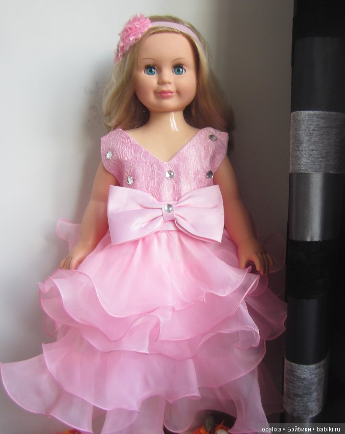 Чёрно-белое платье со шляпой для куклы Барби