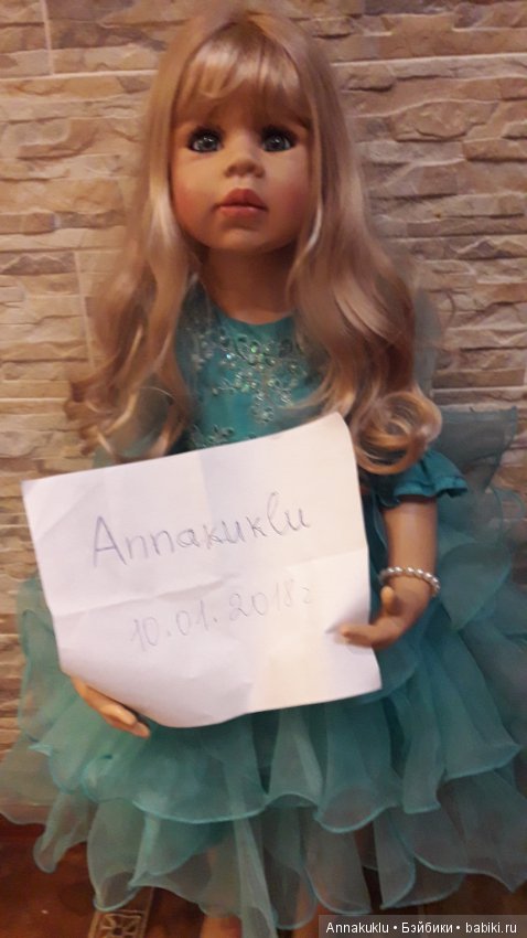 Продам редкую куклу Моники Левениг (фото 3)