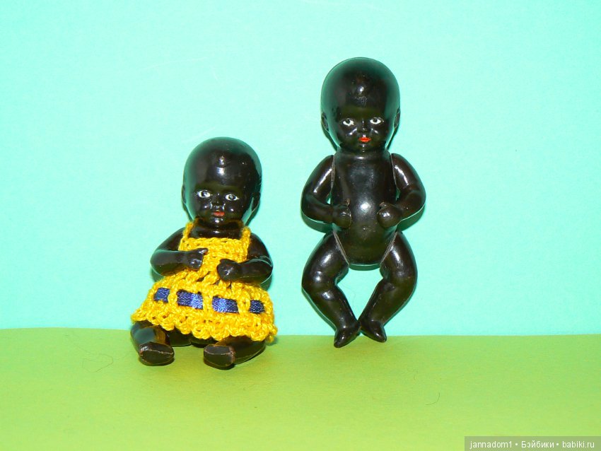 Немецкие пупсики Schildkrot из колкого пластика, высота 8 см (фото 2)