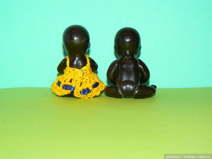 Немецкие пупсики Schildkrot из колкого пластика, высота 8 см (фото 3)