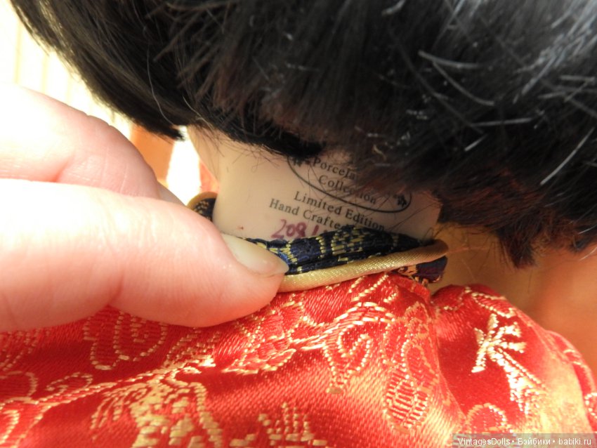 Лимитированный выпуск кукла из фарфора на подушке 'Мae' ручная работа (фото 6)