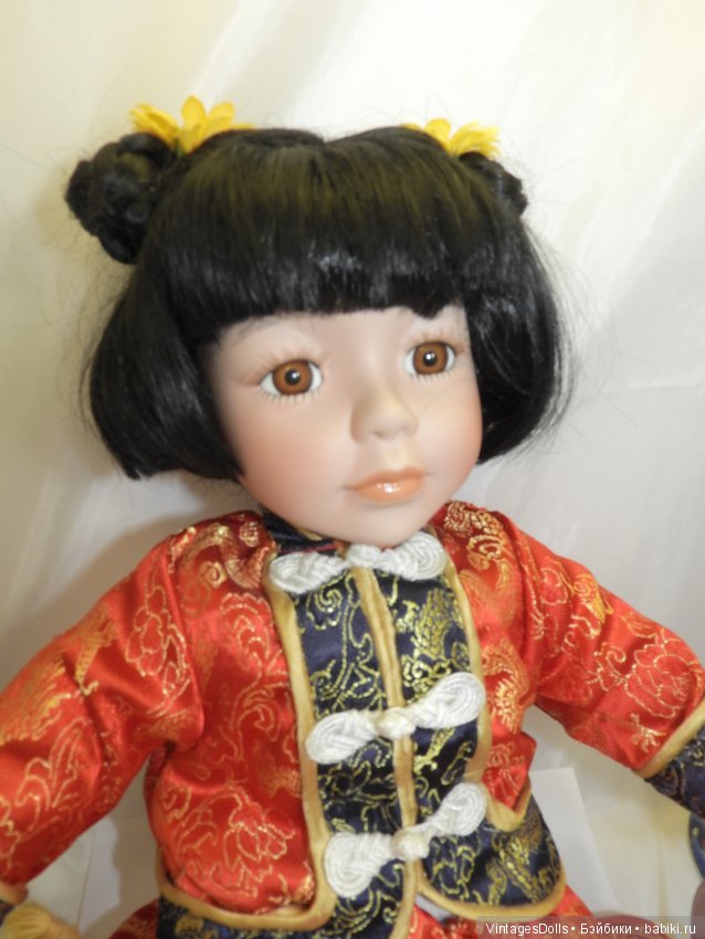 Лимитированный выпуск кукла из фарфора на подушке 'Мae' ручная работа (фото 3)