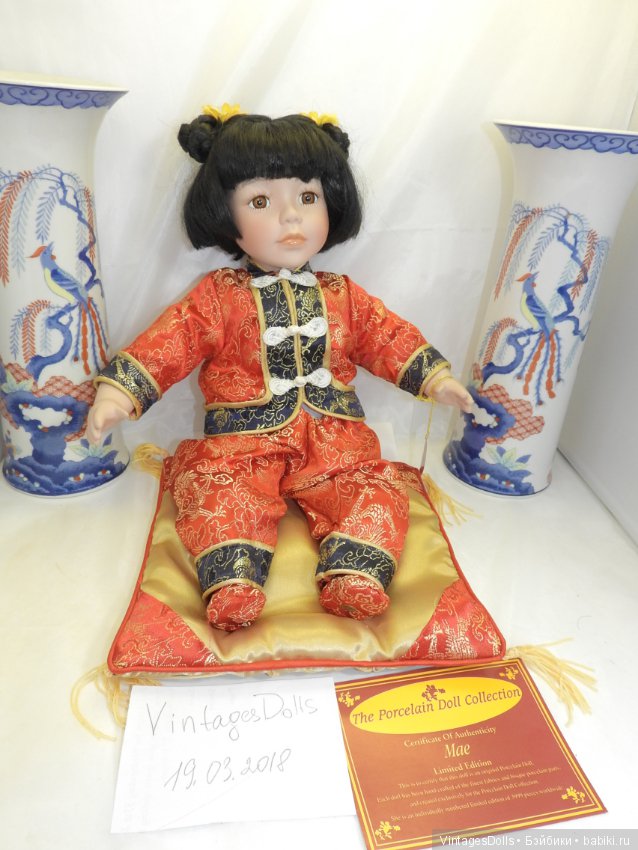 Лимитированный выпуск кукла из фарфора на подушке 'Мae' ручная работа