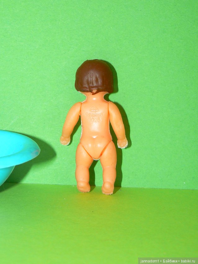 Малышка Аришка в ванной, высота 5,5 см, ГДР (фото 6)