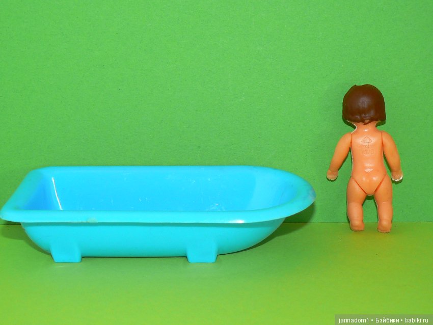 Малышка Аришка в ванной, высота 5,5 см, ГДР (фото 5)
