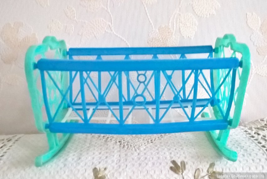 Кроватка для куклы — Кукольная мебель