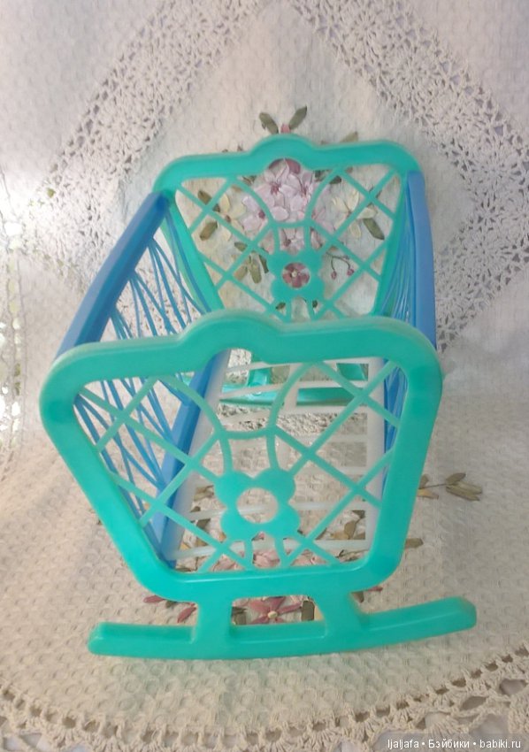 Кроватка для куклы — Кукольная мебель (фото 5)