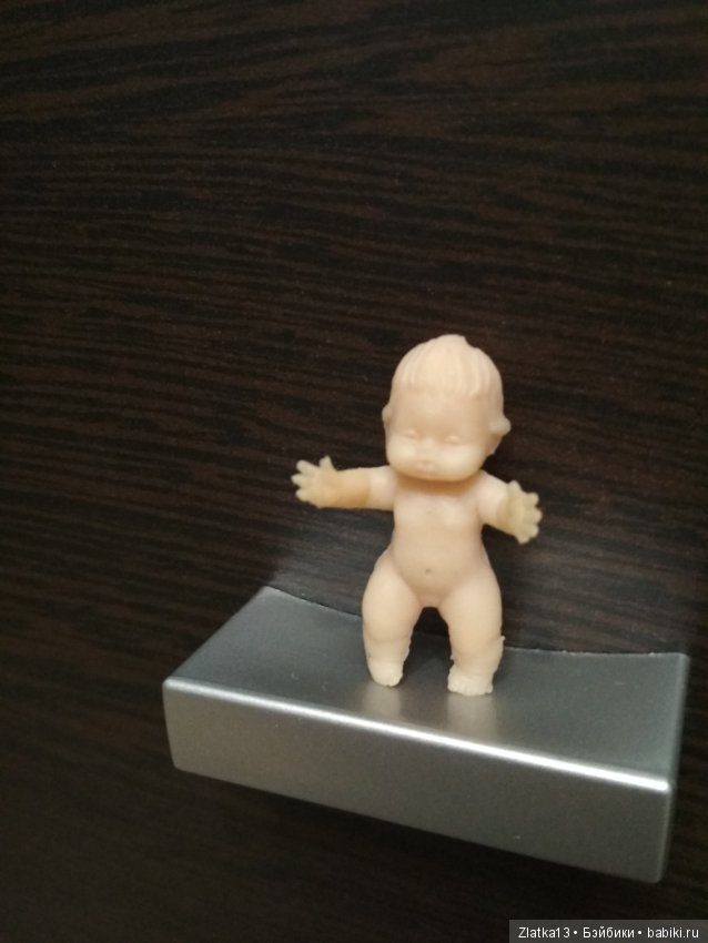 Пупс пупсик-девочка резиновый из киндера Союзпечать 3см (фото 6)