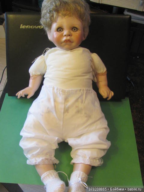 Малыш со своей маленькой библией ищет семью (фото 3)