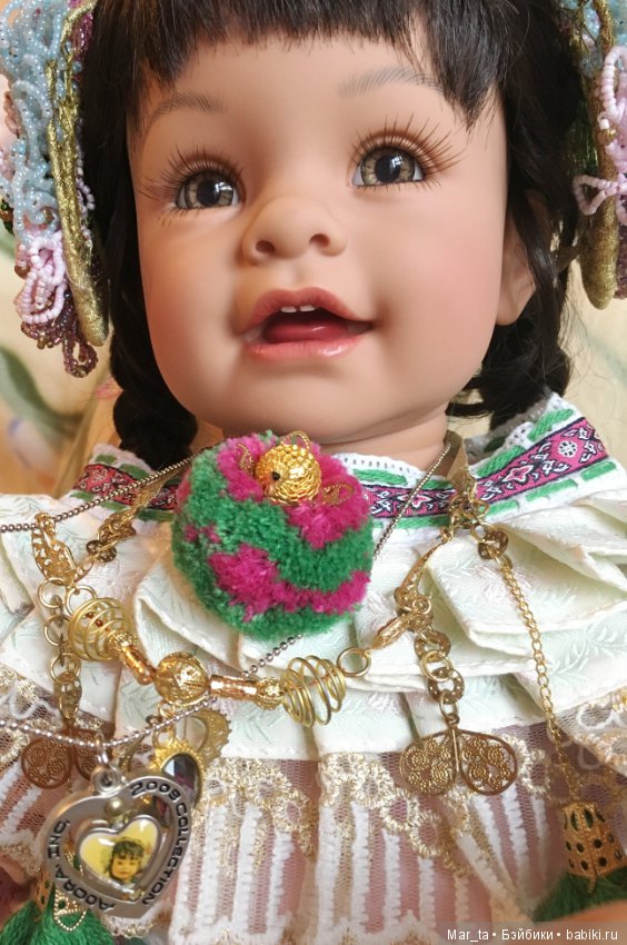 Адора из лимитированной серии «Дети мира» красавица Кармэн (фото 4)