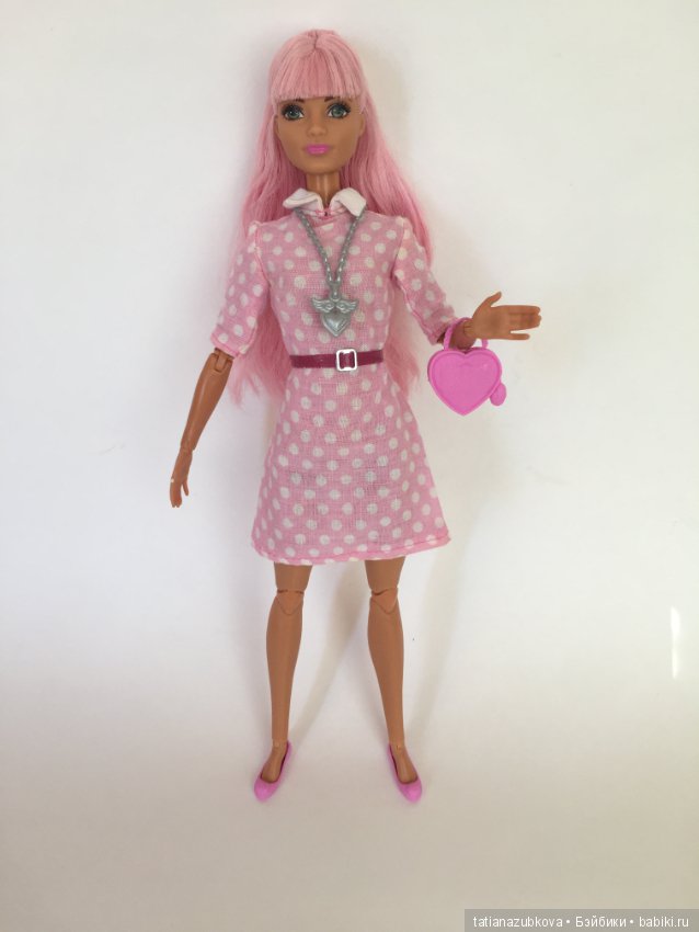 Барби с розовыми волосами. Барби шарнирная с розовыми волосами. Кукла Барби с розовыми волосами и шарнирами. Толстая Барби с розовыми волосами.