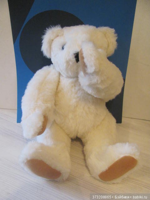 Беленький мишка с голубыми глазами (фото 2)