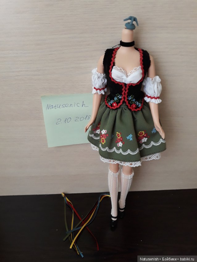 Полный аутфит и тело Барби Октоберфест