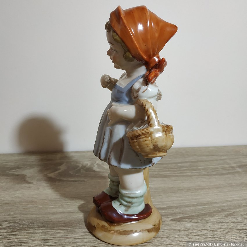 Статуэтка - Винтажная фарфоровая статуэтка Девочка с корзинкой