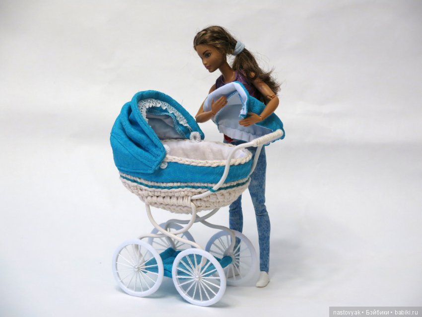 Колеса для коляски для кукол. Коляска для кукол Барби. Кукольная коляска Барби. Барби с коляской. Коляска для реборна мальчика.