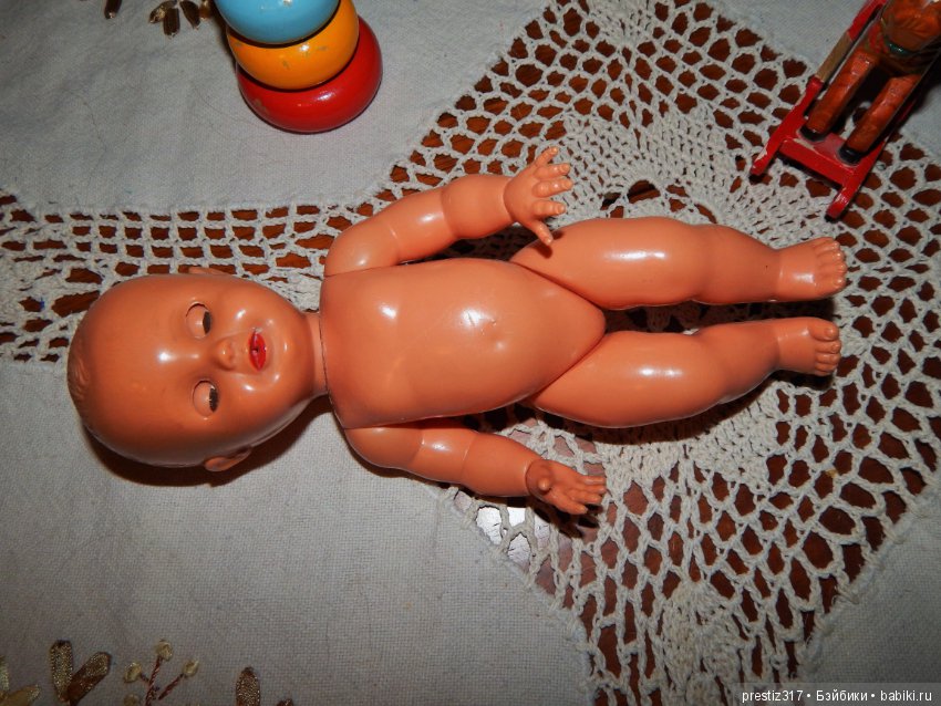 Редкий,старинный пупс с поворотными кистями и флиртующими глазами .50-е,60-е годы.Доставка