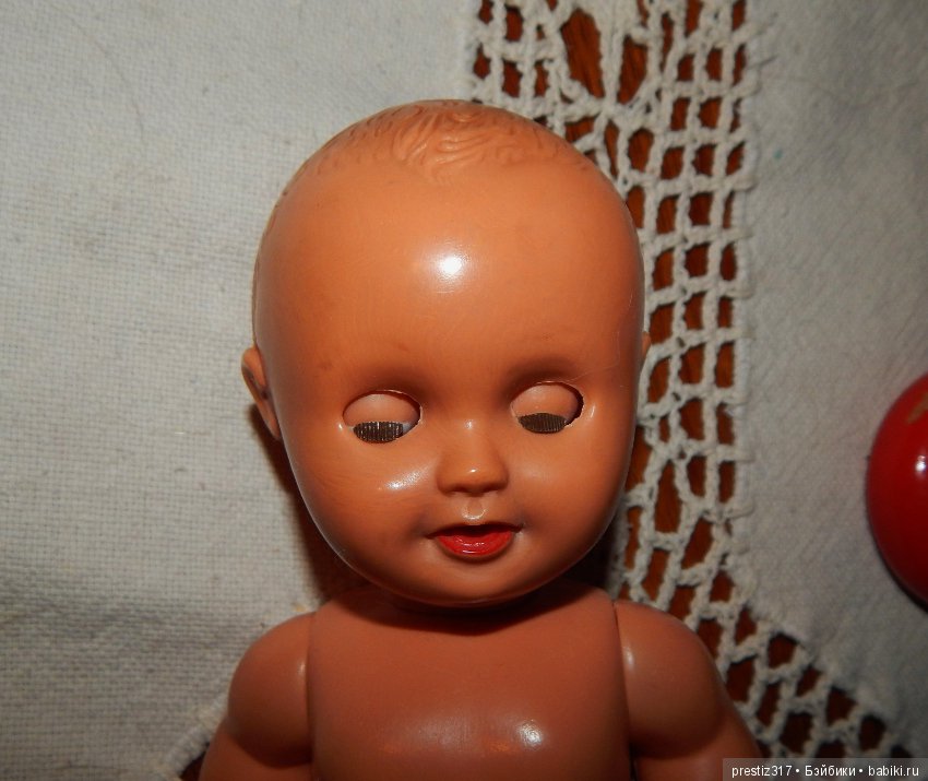 Редкий,старинный пупс с поворотными кистями и флиртующими глазами .50-е,60-е годы.Доставка