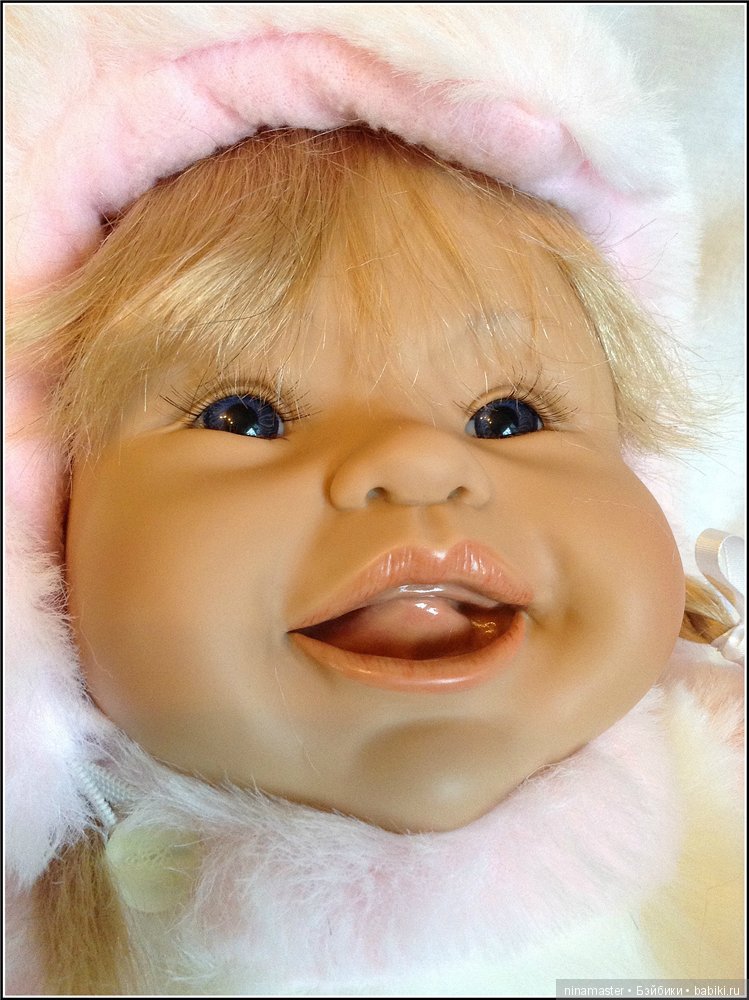 Очаровательная улыбашка от Evelyn Leman