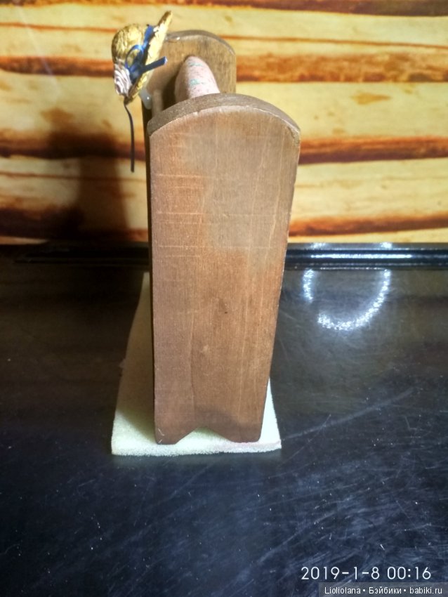 Напольная вешалка для кукольного интерьера (фото 3)