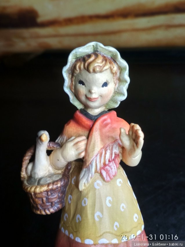 Деревянная статуэтка Девочка с гусем от Anri. Рассрочка (фото 5)