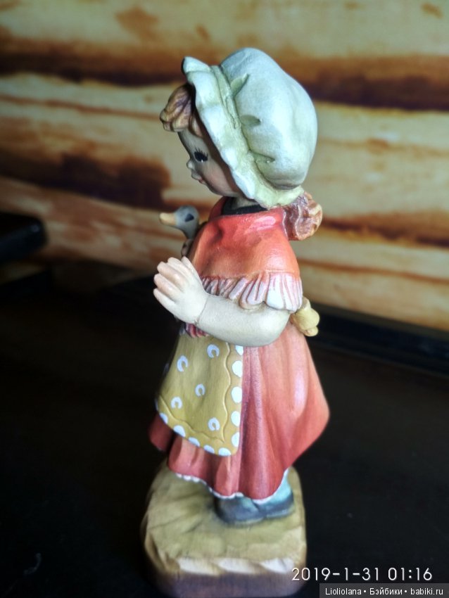 Деревянная статуэтка Девочка с гусем от Anri. Рассрочка (фото 4)