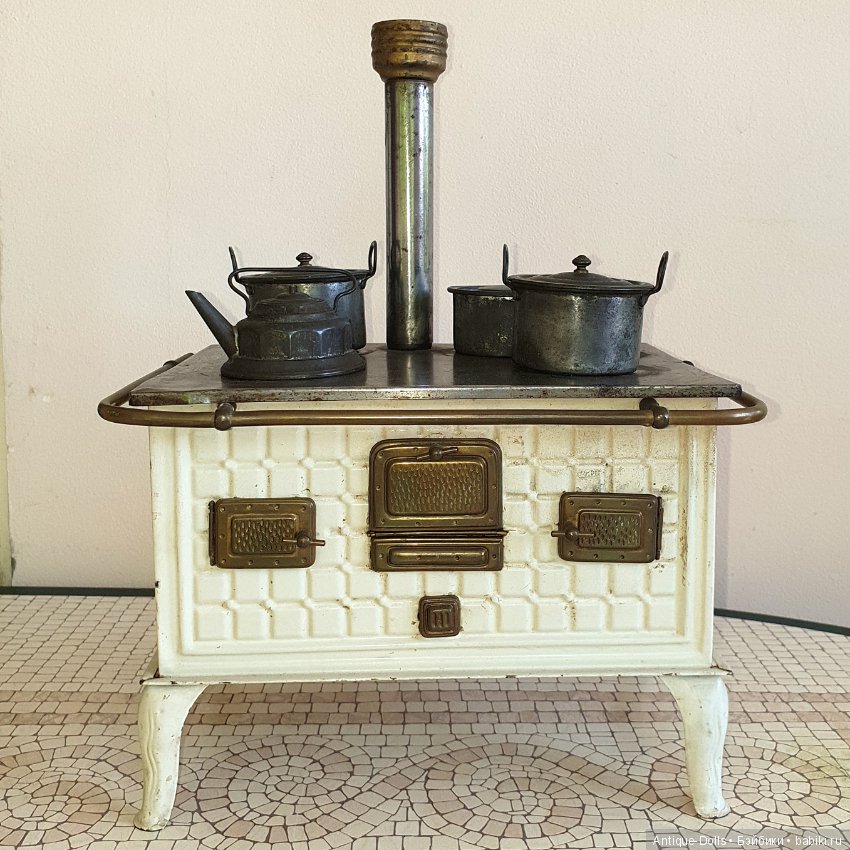 Антикварная печь для кукол производства германской фабрики