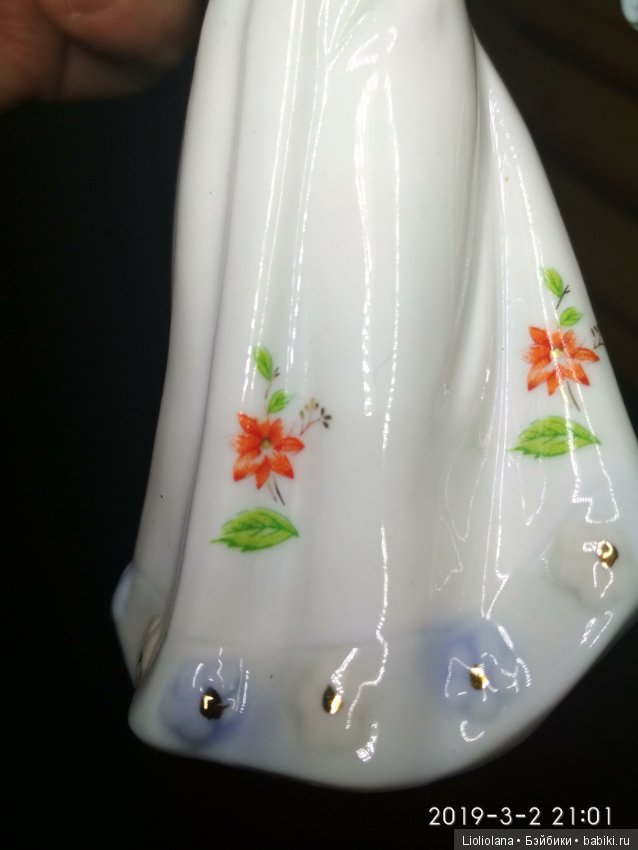 Фарфоровая статуэтка Девочка с букетом. 15 см (фото 6)