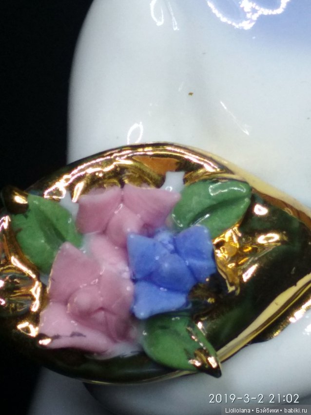 Фарфоровая статуэтка Девочка с букетом. 15 см (фото 8)