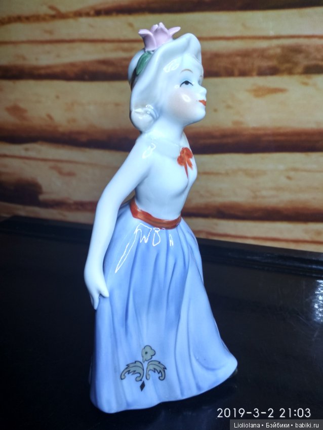 Фарфоровая статуэтка" Девочка в реверансе". 15 см (фото 2)