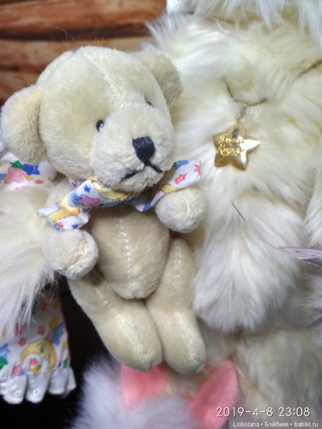 Сонный мишка со своей игрушкой от Annette Funicello (фото 2)