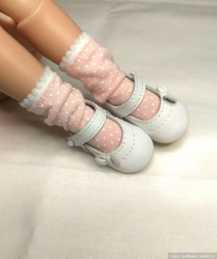 Продам туфельки на ножку длиной 4,2см