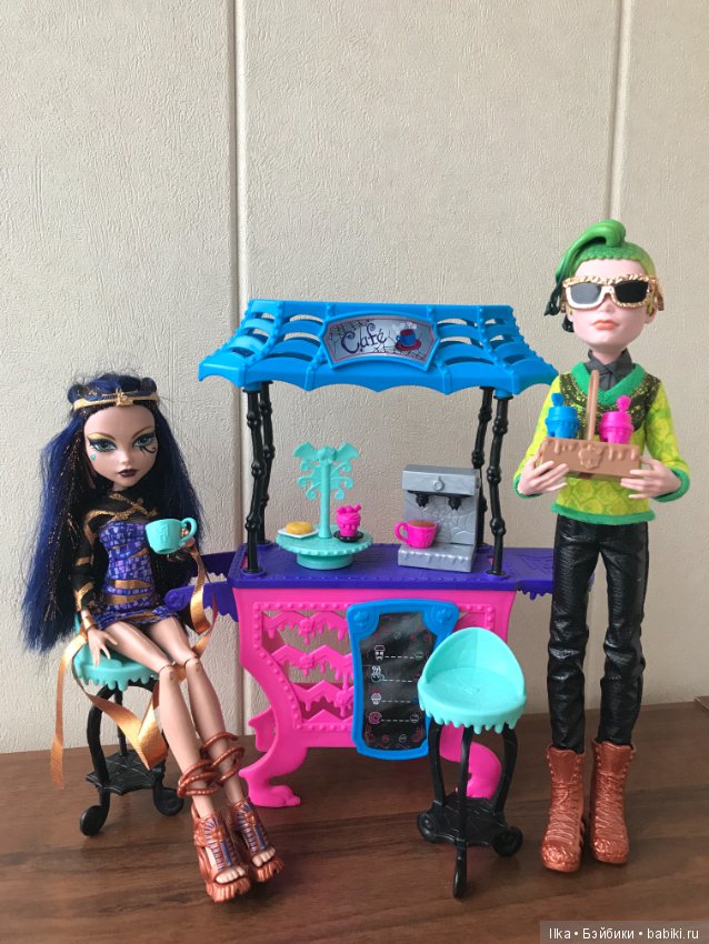 Фестиваль Кукол - Игровой набор MONSTER HIGH Крипатерия - Кафе с Дракулаурой