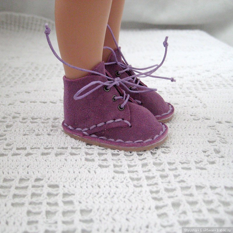 Обувь для куклы Paola Reina, ботинки замшевые сиреневые (фото 4)