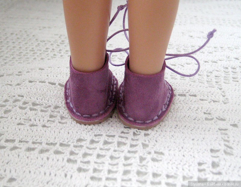 Обувь для куклы Paola Reina, ботинки замшевые сиреневые (фото 2)