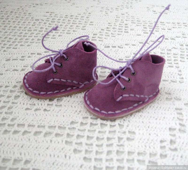 Обувь для куклы Paola Reina, ботинки замшевые сиреневые (фото 7)