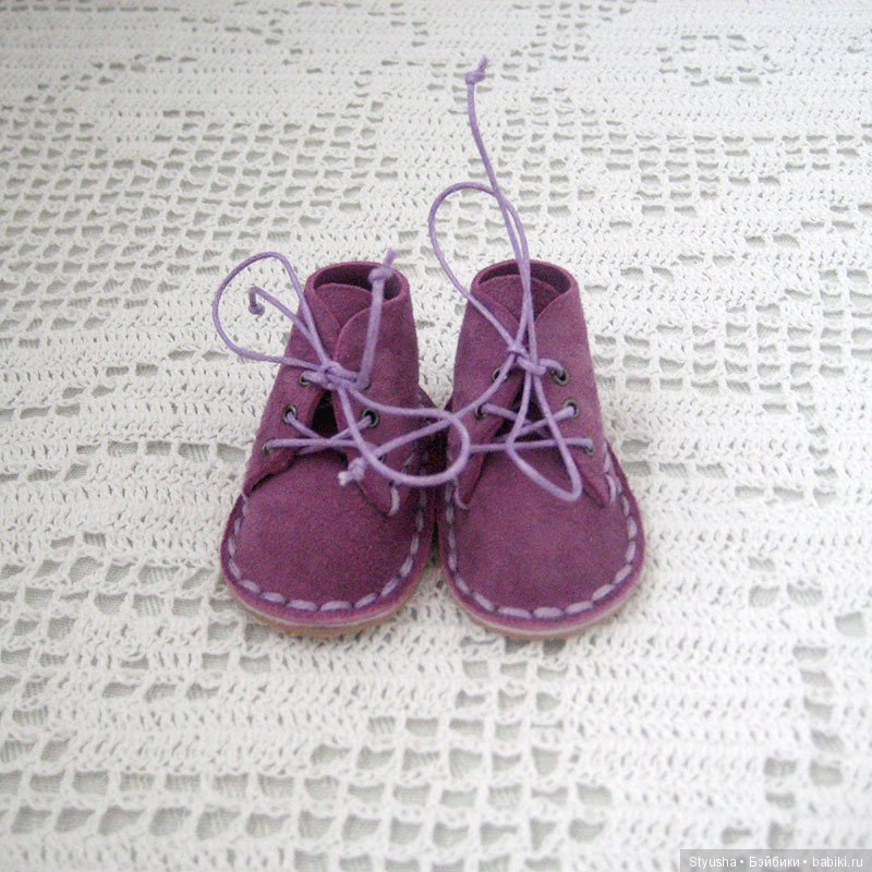 Обувь для куклы Paola Reina, ботинки замшевые сиреневые (фото 9)