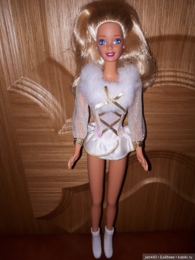 Skating Dream Barbie 1996 491380