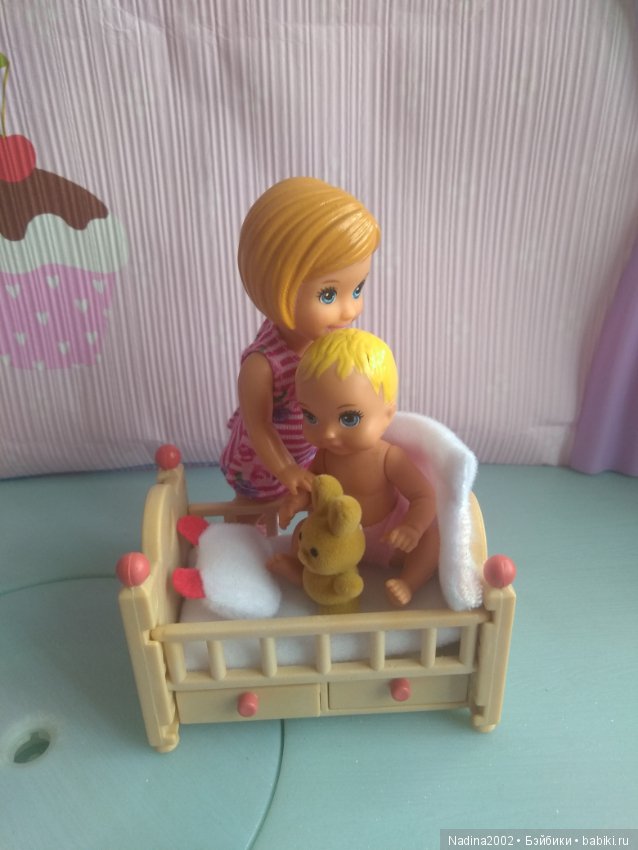 Кроватка сильвани фемили — Кукольная мебель (фото 2)