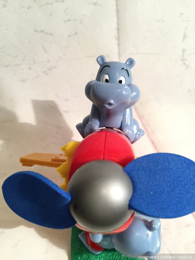 Самолет бегемот. Звери на воздушных шариках. Шарики воздушные животные. Бегемотик за рулем. Реактивная собака.