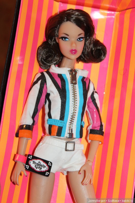 Toys petite retro girlfriend