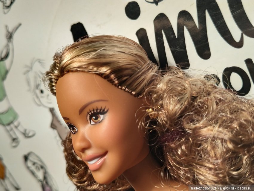 Пышная шарнирная Barbie Look – Ночной гламур