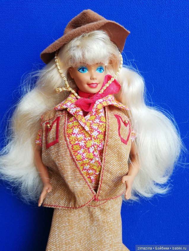 Barbie - австралийское, как нетрудно догадаться, сокращение от barbecue. Кукла барби австралия. Барби австралийка 2004. Барби 1992 года. Aussie barbie.