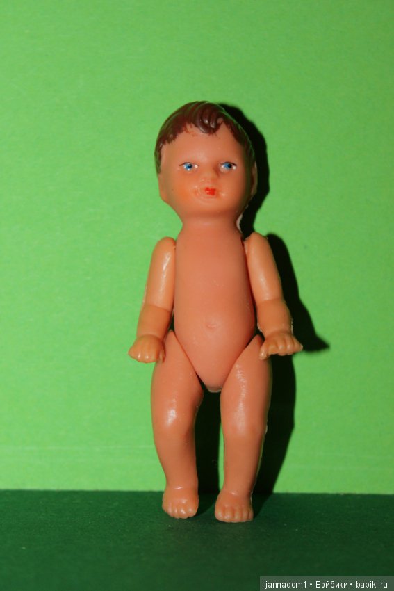 Резиновый пупсик Tebu Теоdor Buschbaum, темненький, ГДР, высота 9 см