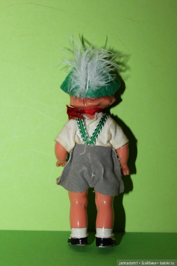 Мальчик с красивой лепкой из колкого пластика H.D.B.G.M. Germany, высота 11 см (фото 2)