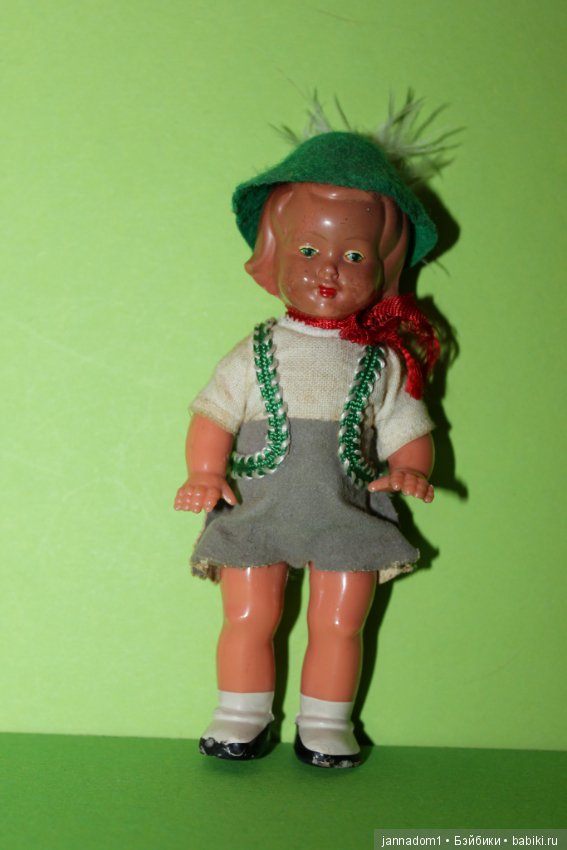 Мальчик с красивой лепкой из колкого пластика H.D.B.G.M. Germany, высота 11 см