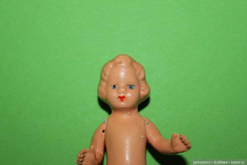 Керамическая куколка Tebu Теоdor Buschbaum с рельефными волосами, клеймо, высота 9 см (фото 3)