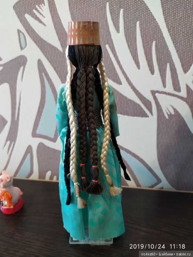 Кукла в национальном костюме (фото 4)